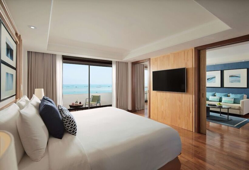Люкс, Avani Pattaya Resort