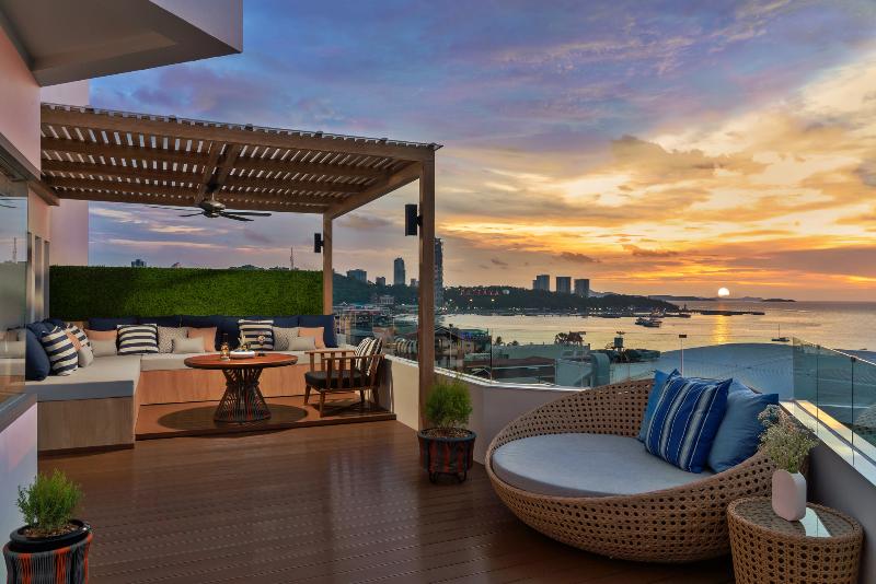 Номер Стандарт Вид на Море, Avani Pattaya Resort