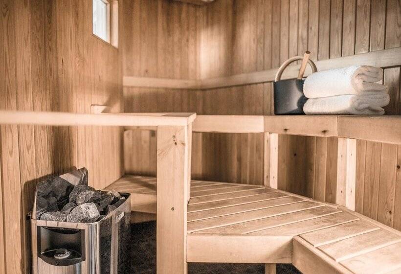 Полулюкс, Helka