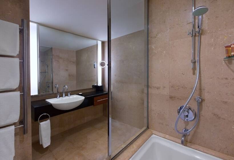 اتاق کلاب, Royal Orchid Sheraton Riverside Hotel Bangkok