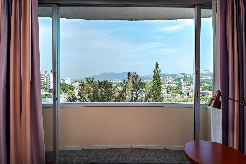 اتاق لوکس, Sheraton Presidente San Salvador