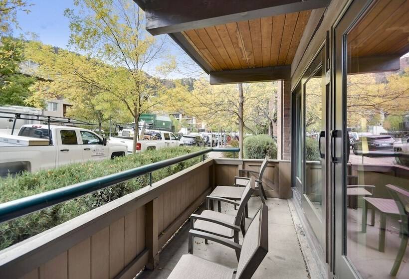 Апартаменты 2 Спальни, Aspen Square Condominium