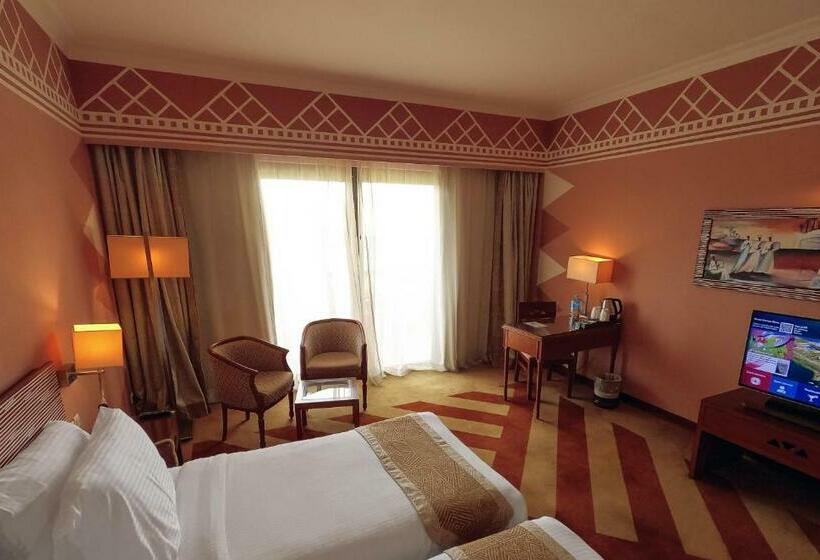 اتاق سوپریور با چشم‌انداز, Movenpick Resort Aswan