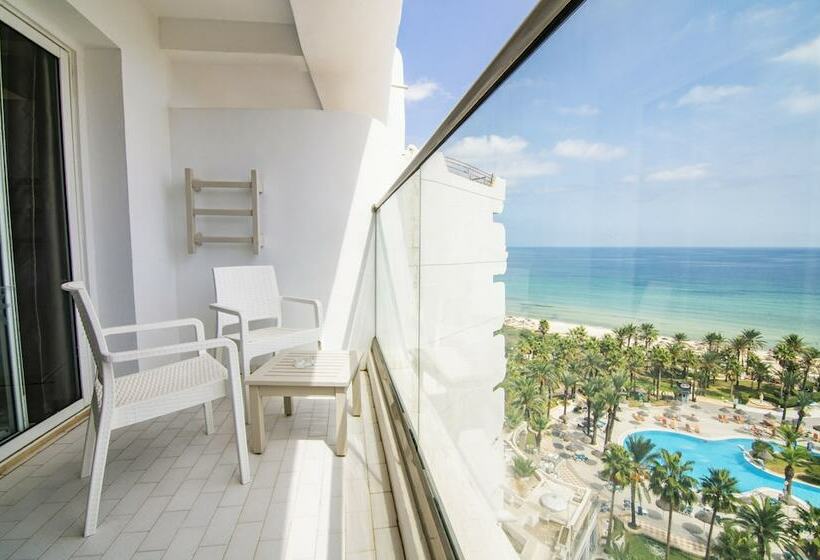 اتاق خانوادگی با چشم‌انداز دریا, Riadh Palms Resort & Spa