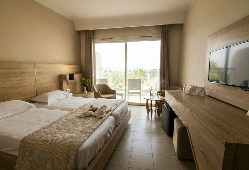 اتاق استاندارد با چشم‌انداز دریا, Riadh Palms Resort & Spa