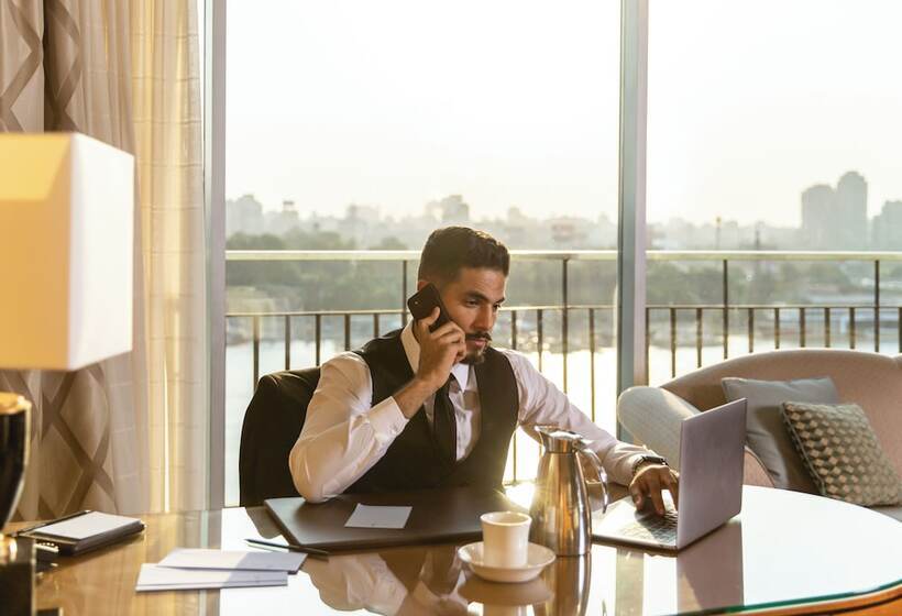 سوئیت پرزیدنت, The Nile Ritz Carlton