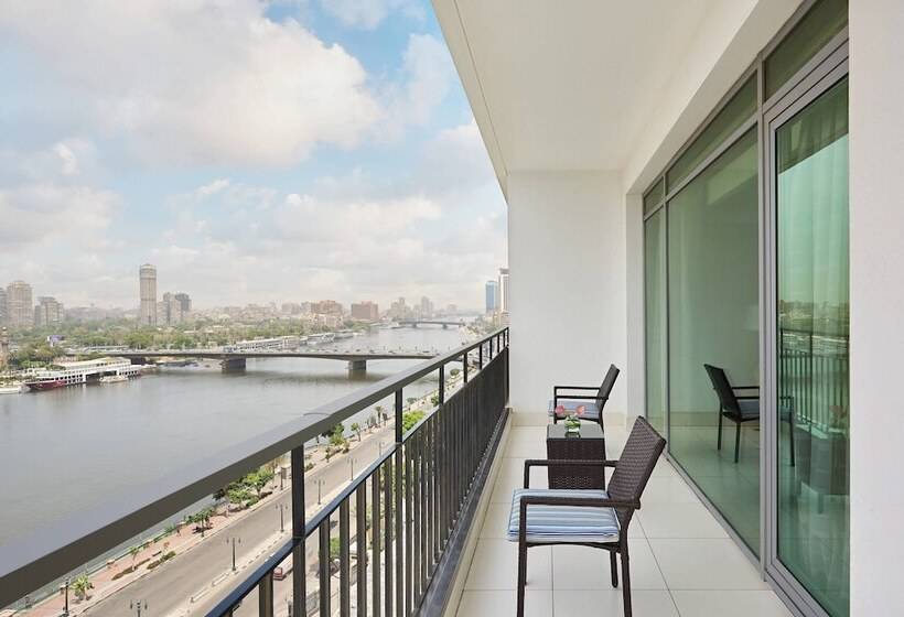 Suíte Real, The Nile Ritz Carlton