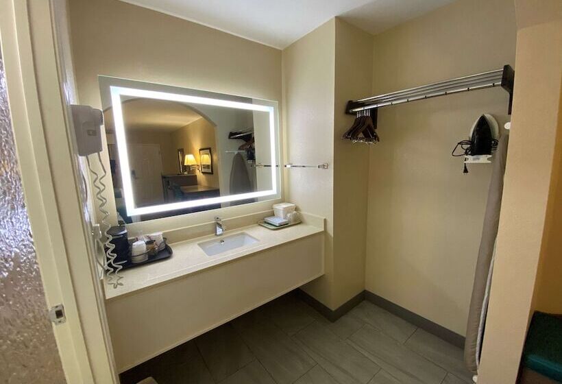 Номер Стандарт 2 Двуспальные Кровати, Best Western Catalina Inn