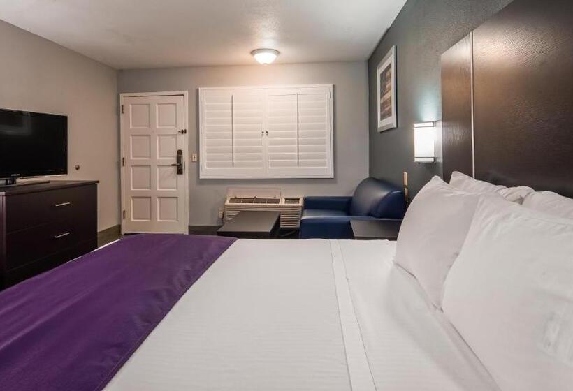 带大床的豪华间, Best Western Desert Villa Inn