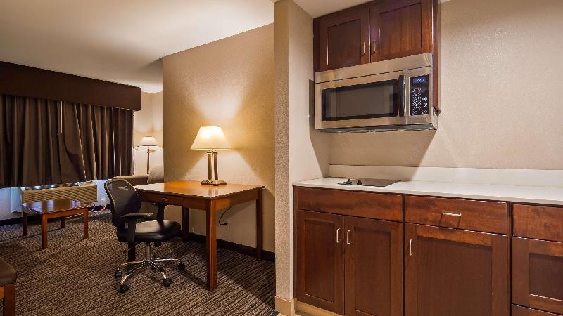 带大床的套房, Best Western Gateway Adirondack Inn