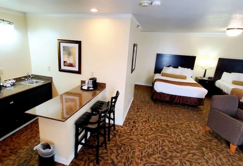 패밀리 룸, Best Western Plus Northwoods Inn