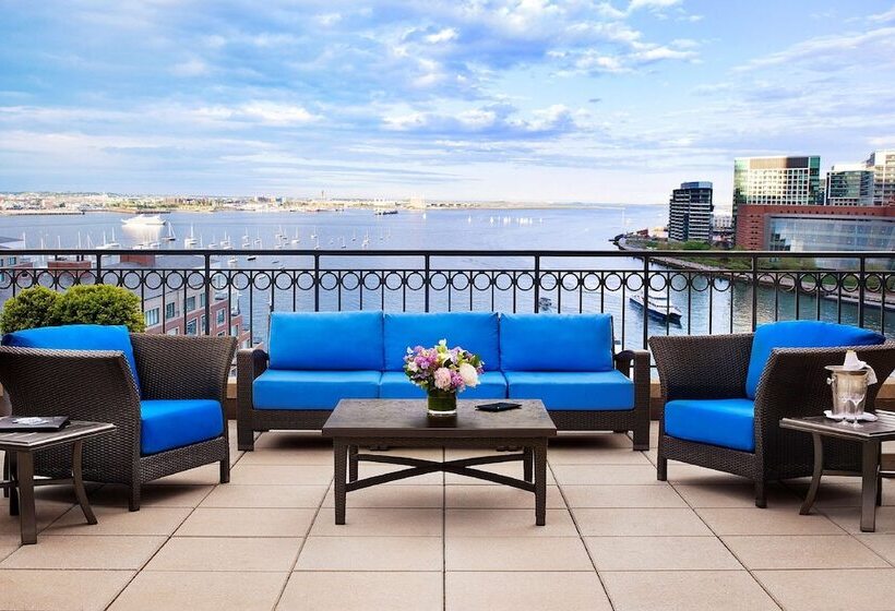 스위트, Boston Harbor