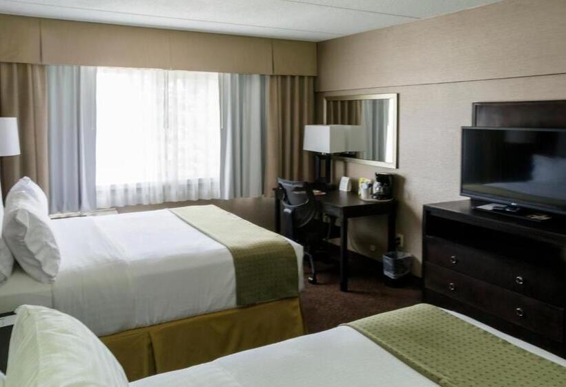 Номер Стандарт Адаптированный для Инвалидов, Holiday Inn Express Big Rapids, An Ihg