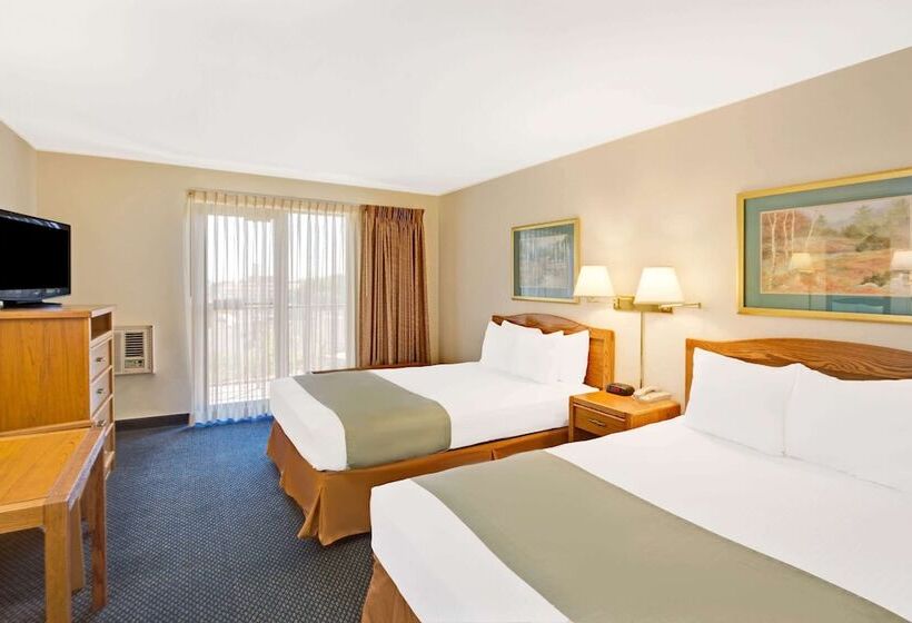 Номер Стандарт 2 Двуспальные Кровати, Travelodge By Wyndham Rapid City