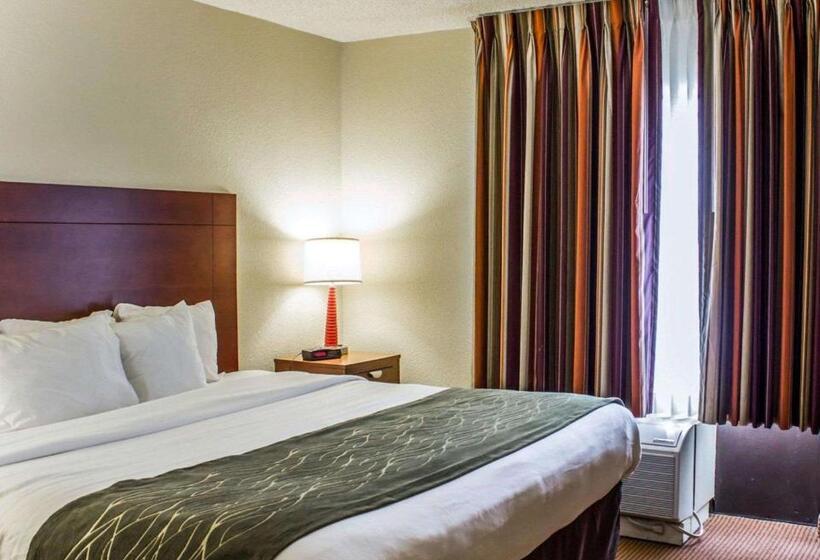 Люкс Кровать Кинг, Comfort Inn Fayetteville West Near Fort Liberty