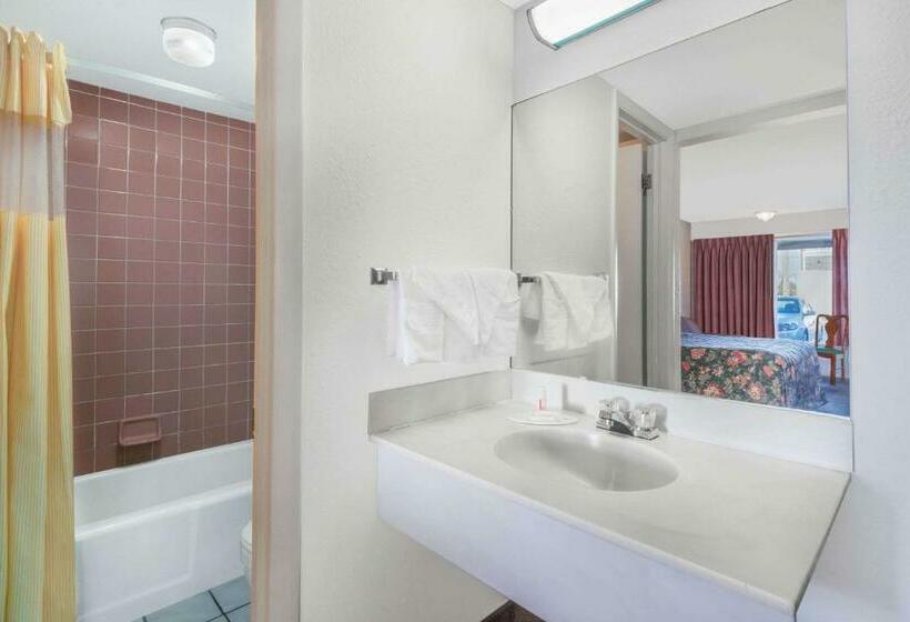 Номер Deluxe, Days Inn By Wyndham Mt. Sterling