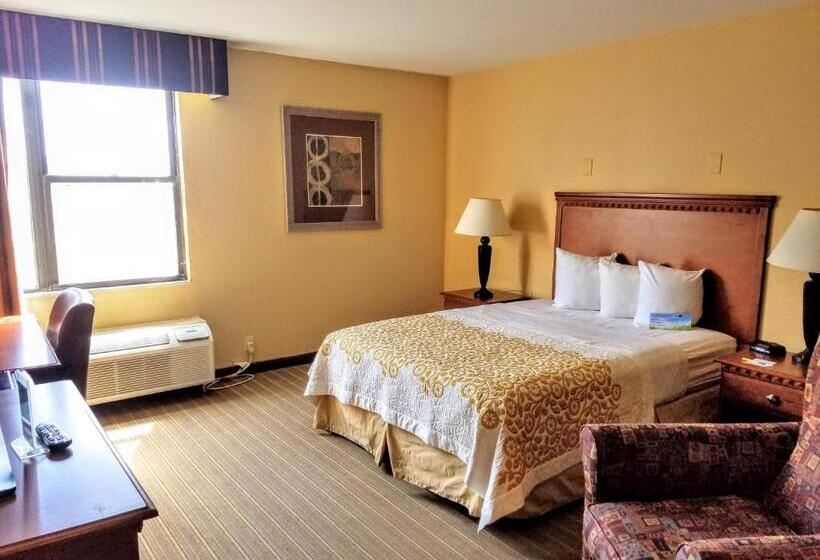 Номер Стандарт Адаптированный для Инвалидов, Days Inn By Wyndham Windsor Locks / Bradley Intl Airport