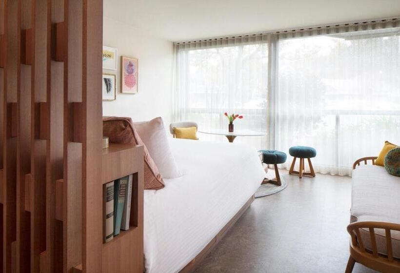 클래식 룸 킹 침대, Flamingo Resort & Spa