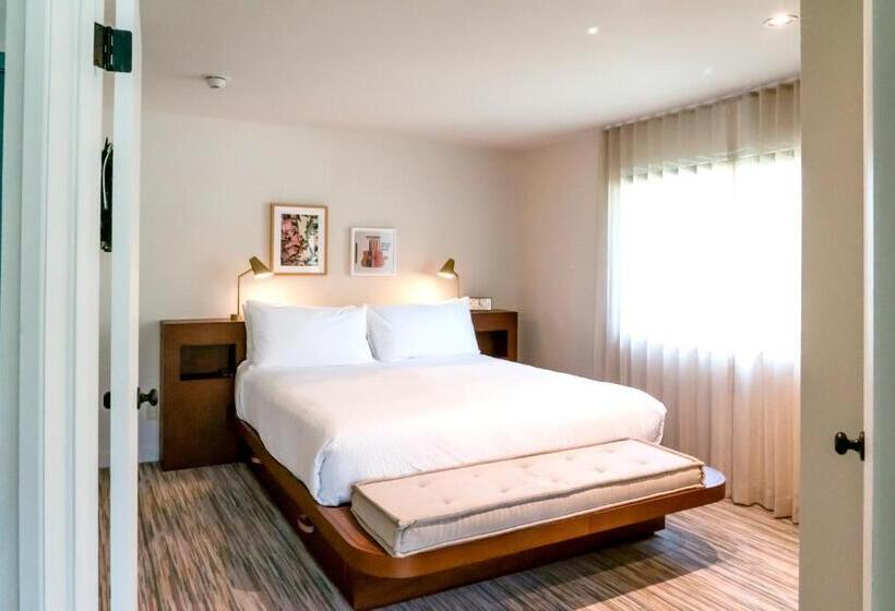 스위트 킹사이즈 침대, Flamingo Resort & Spa