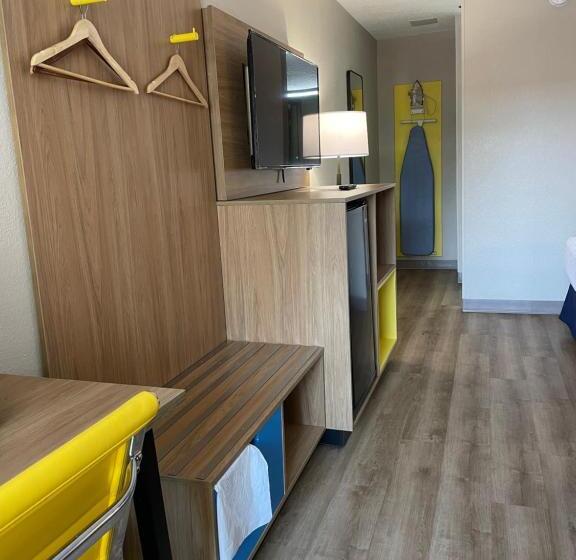 Стандартный Номер Кровать Кинг, Days Inn By Wyndham Florence Near Civic Center