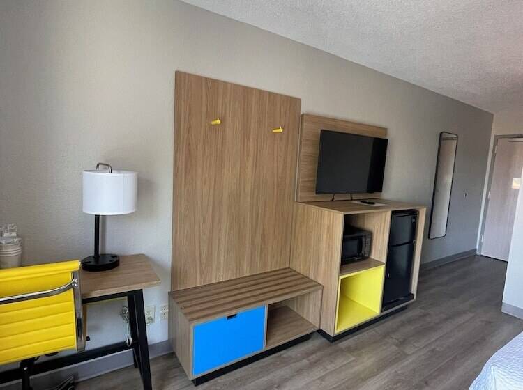 Номер Deluxe, Days Inn By Wyndham Florence Near Civic Center