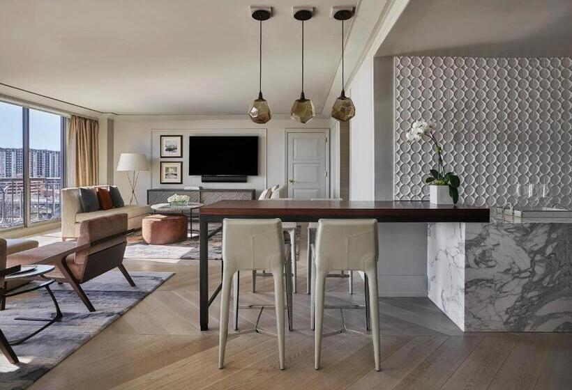 סוויטה, Four Seasons Hotel Austin