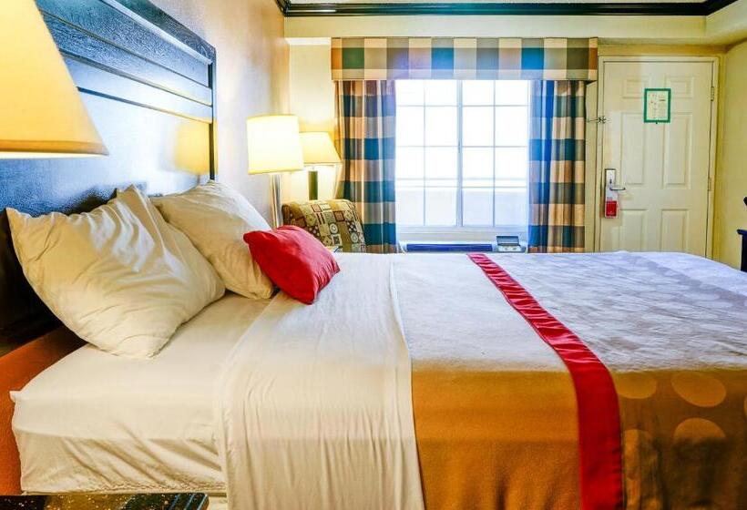 اتاق استاندارد با تخت بزرگ, Ramada By Wyndham Ontario