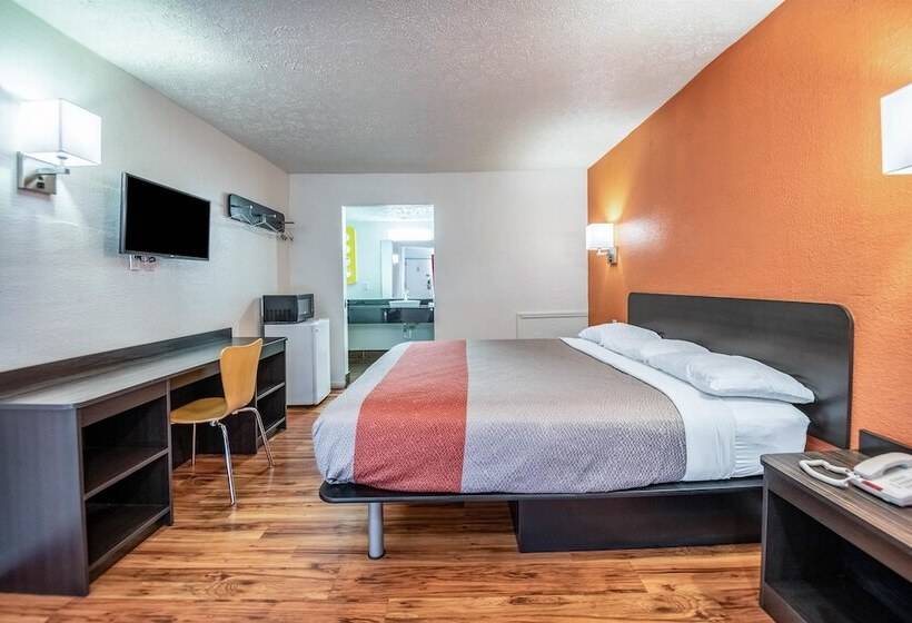 Номер Deluxe, Motel 6 Columbus, Oh