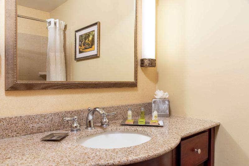 Стандартный Номер Кровать Кинг, Doubletree By Hilton Hotel Grand Rapids Airport