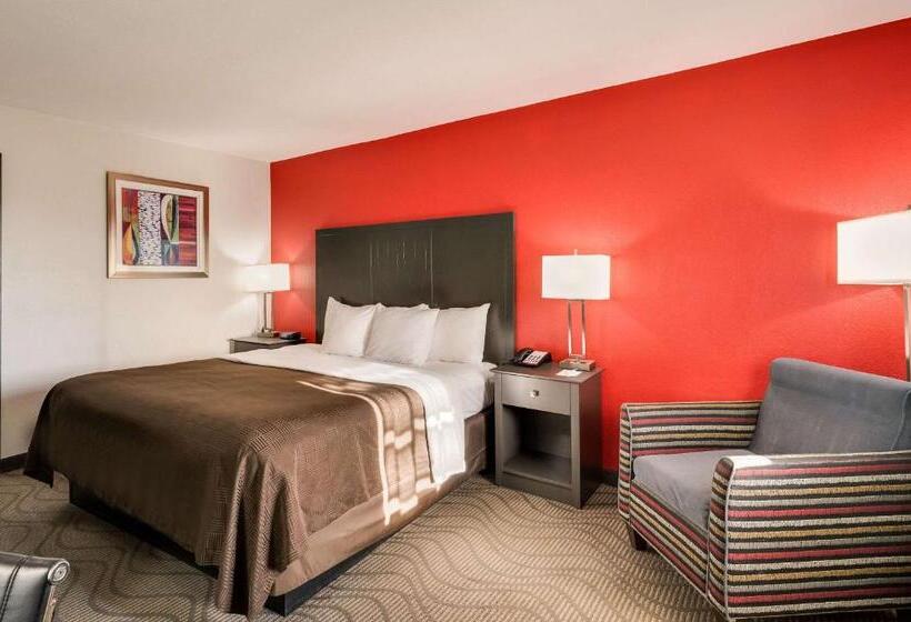 Люкс Кровать Кинг, Clarion Inn & Suites Russellville I40