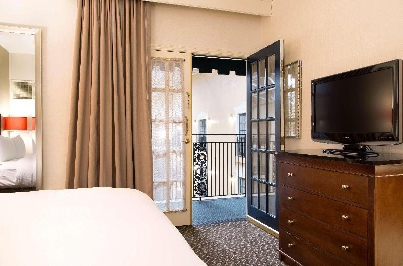 سوئیت با بالکن, Doubletree Suites By Hilton Hotel Lexington