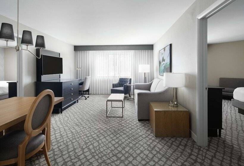 سوئیت 2 خوابه, Doubletree Suites By Hilton Charlotte Southpark