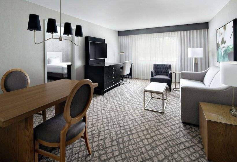 سوییت, Doubletree Suites By Hilton Charlotte Southpark