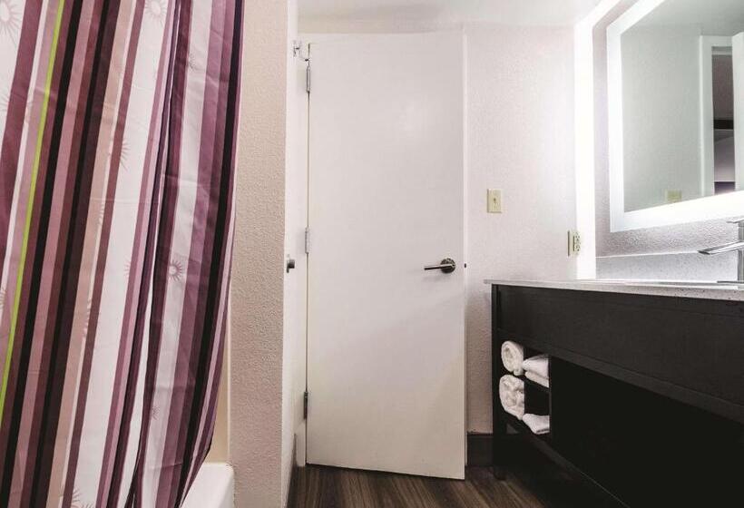 Люкс Deluxe Кровать Кинг, La Quinta By Wyndham Myrtle Beach   N. Kings Hwy