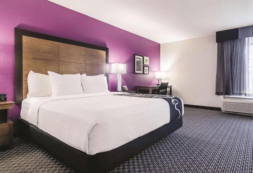 Номер Deluxe Кровать Кинг, La Quinta By Wyndham Myrtle Beach   N. Kings Hwy