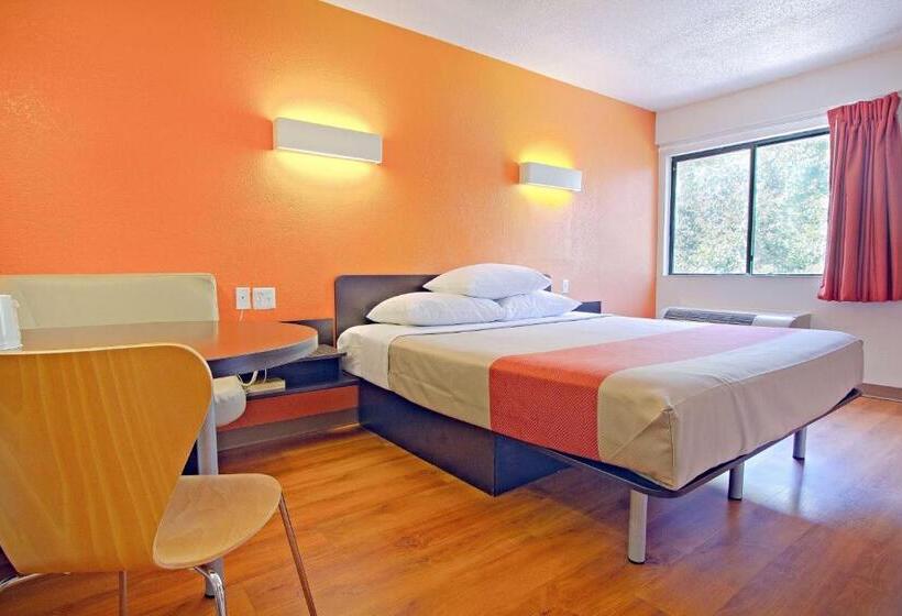 Стандартный Номер Кровать Кинг, Motel 6 East Brunswick, Nj