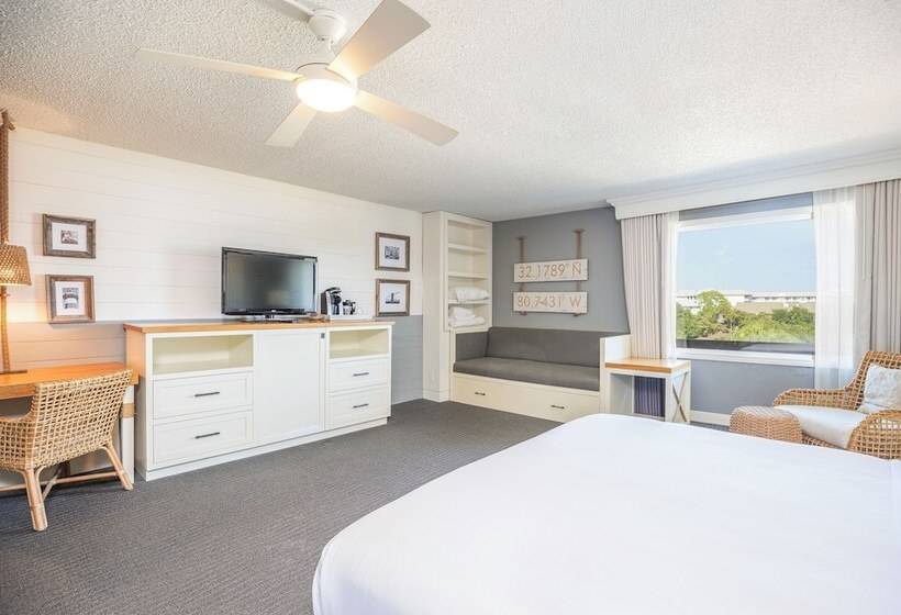 Junior Suite King Size Bed, Beach House Resort Hilton Head Island