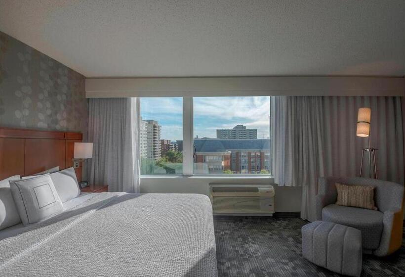 스탠다드 룸 킹사이즈 침대, Courtyard By Marriott Bethesda Chevy Chase