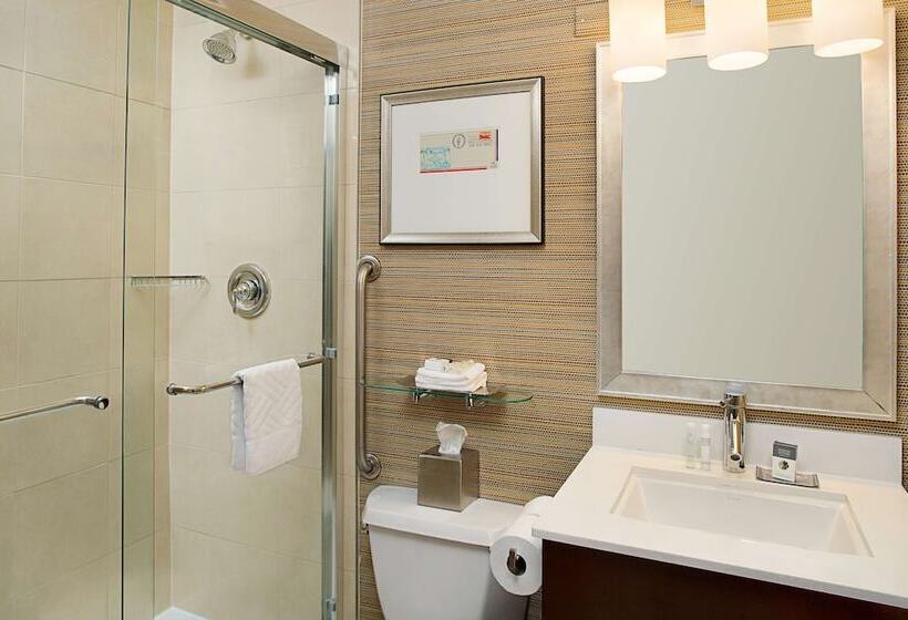 חדר סטנדרט שתי מיטות זוגיות, Doubletree Hotel Baltimore   Bwi Airport