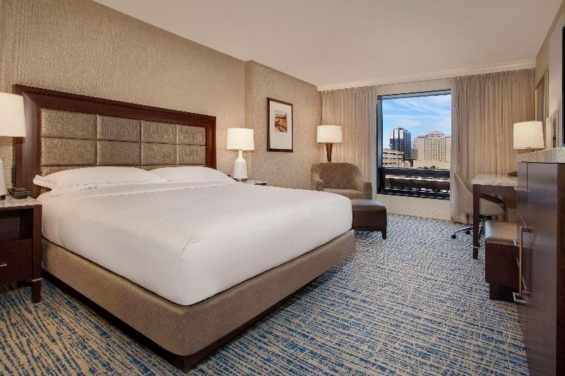 스위트 킹사이즈 침대, Hilton Tampa Downtown