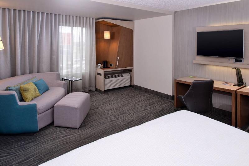 스위트 킹사이즈 침대, The Bethesdan Hotel, Tapestry Collection By Hilton