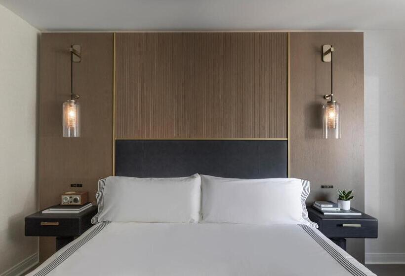 اتاق استاندارد با تخت بزرگ برای معلولان, Thompson Central Park New York, By Hyatt
