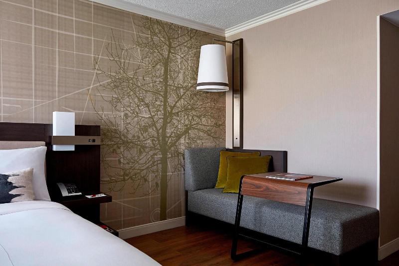 이그제큐티브 룸 킹사이즈 침대, Bethesda Marriott