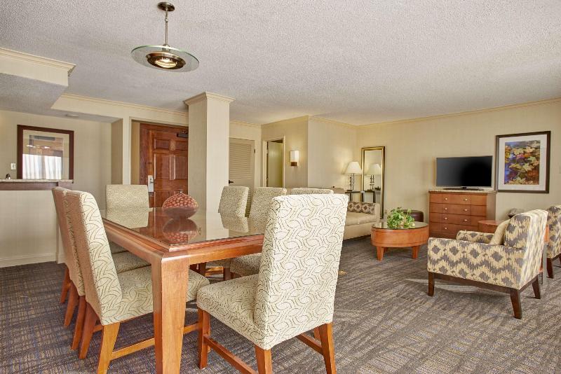 Standard Szoba King Size Bed, Hilton Knoxville