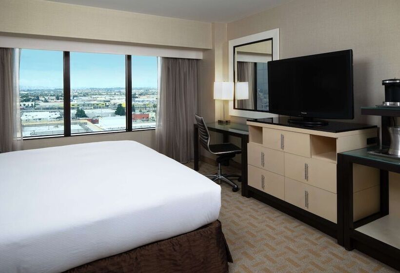 适合残疾人士使用的带双人床的标准间, Hilton Los Angeles Airport