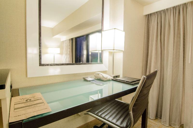 带大床的标准间, Hilton Los Angeles Airport