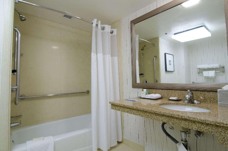 带大床的标准间, Hilton Los Angeles Airport