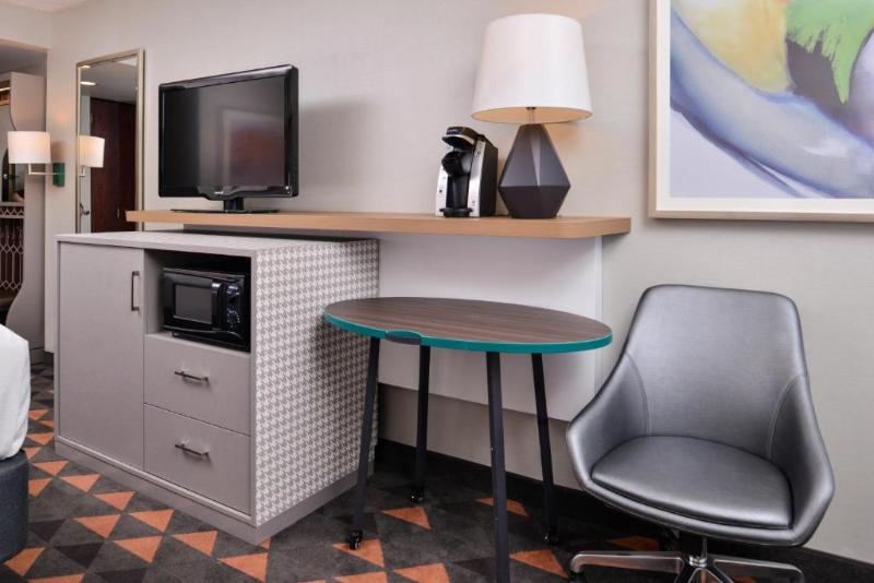 Люкс Адаптированный для Инвалидов, Holiday Inn Hotel & Suites Rochester   Marketplace, An Ihg