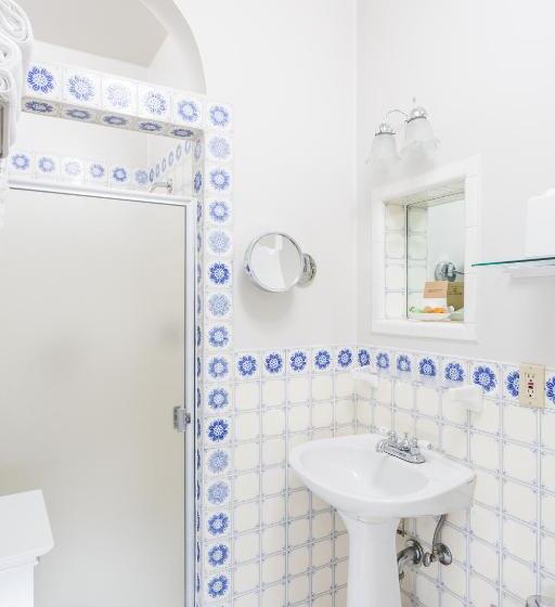 Номер Стандарт, Montecito Inn