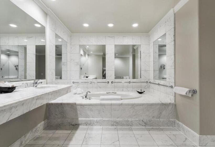 Люкс Deluxe Кровать Кинг, Montecito Inn